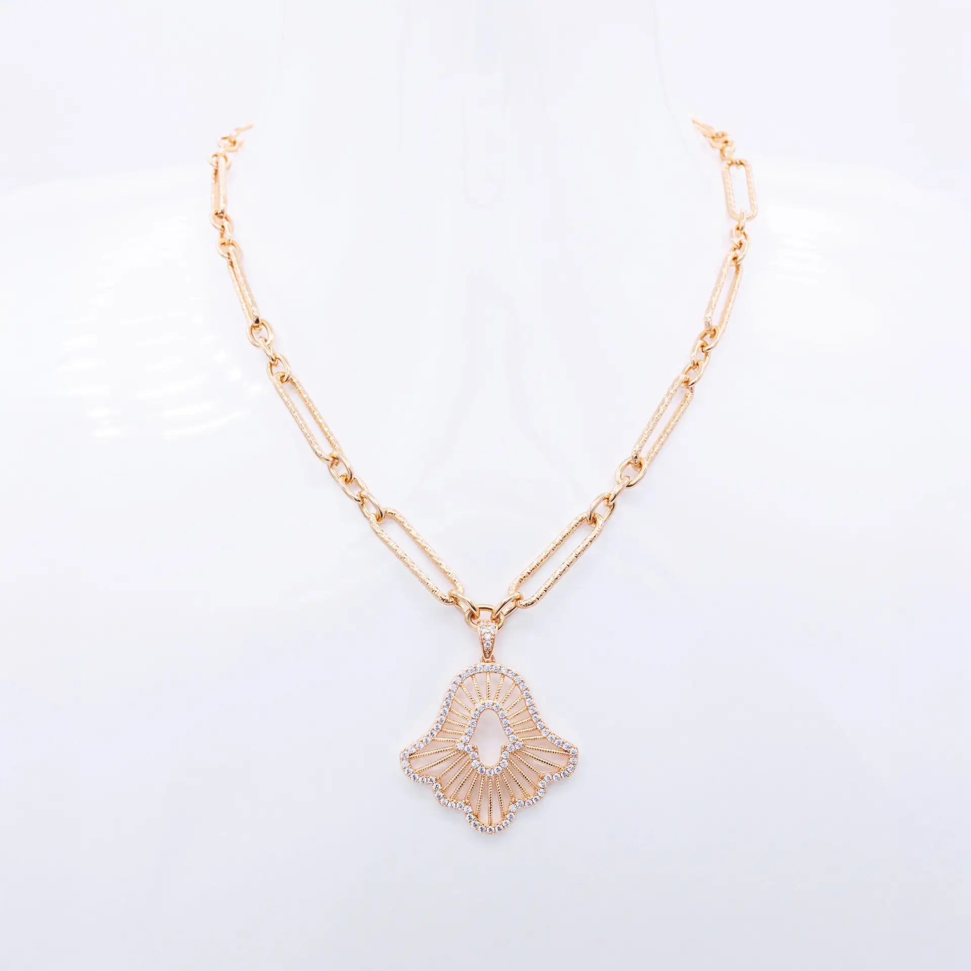 Liri Necklace Gold